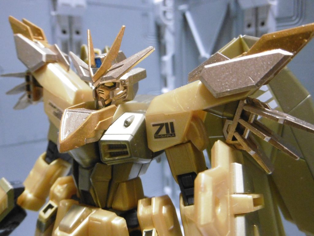 頭部センサーをスカイブルーに。アイラインはシールをそのまま使用。