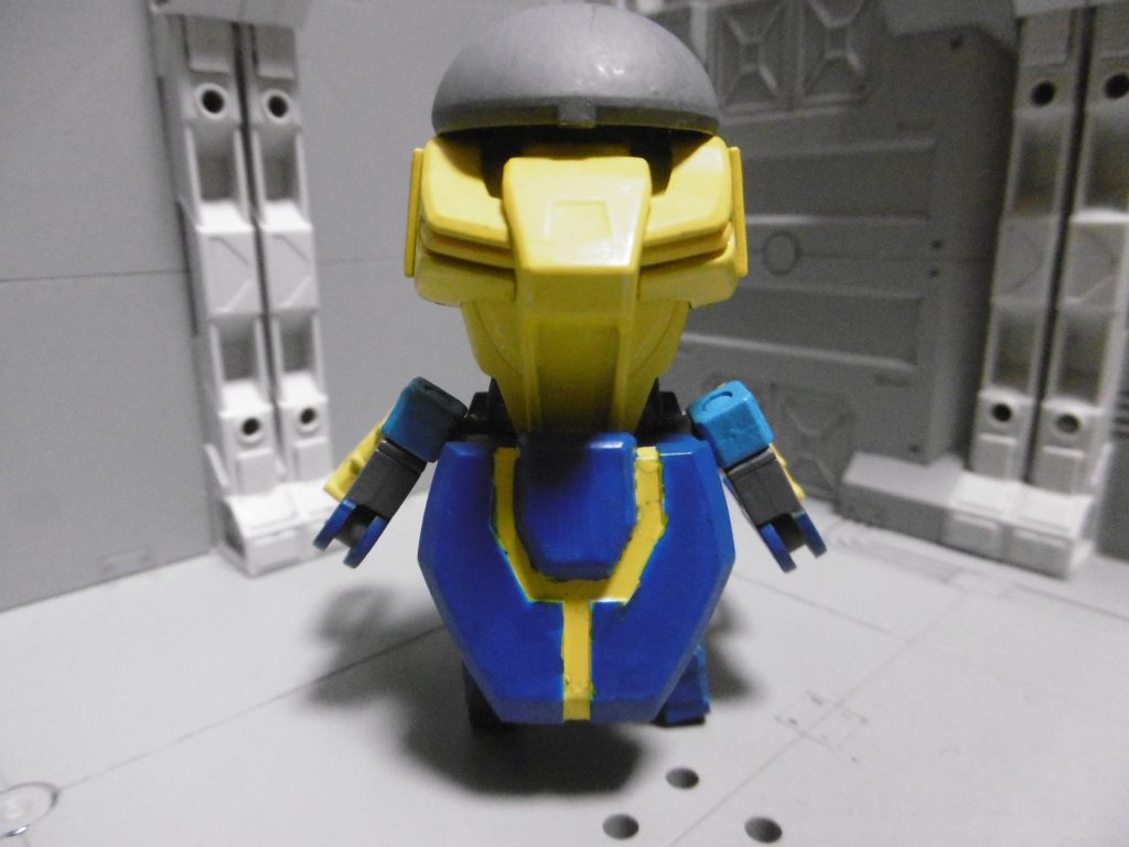 胴体で腕があった箇所から軸受とダブルＢＪを外し、ビルダーズパーツのＭＳパネル０１でフタをしています。外見はサイドアーマー以外スターゲイザーのまま。両腕は腰サイドアーマー部から生えてます。