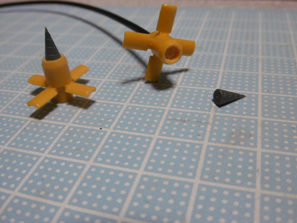 ファンネルは射出口を落としてＭＳＧのドリルを接着。
ワイヤーは２ｍｍ径の適当なチューブ。