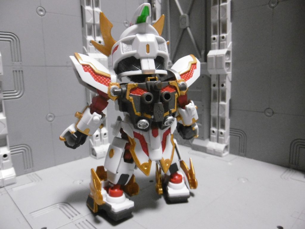 背面
筆塗りですがマスキングは全くしていません。
とある理由により一部パーツが無いため、ＣＳフレームのままでもリアル形態にはなれません。