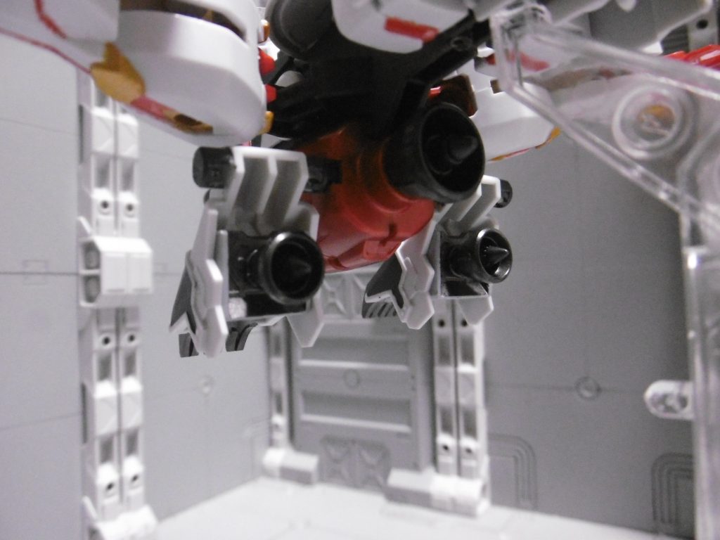 本体の銃グリップを切除し、巡航用＆緊急回避用にバーニア３基追加。中央に大型１基、クロー内に小型２基をそれぞれ接着（ＭＳバーニア０３）。
ＥＮ消費が激しいのでジェネレーターを増設（リアル零丸の腰２つ使用）。この設定により、陽丸はリアルモードになれなくなっています。