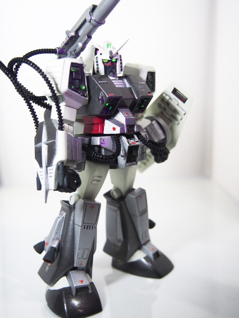 フェイスはクリアレジンで作りました。