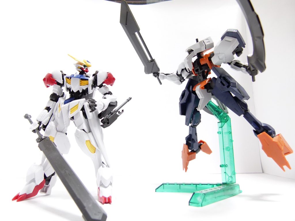 鉄血二期スタート当時。ユーゴーを素組みして遊び・・・