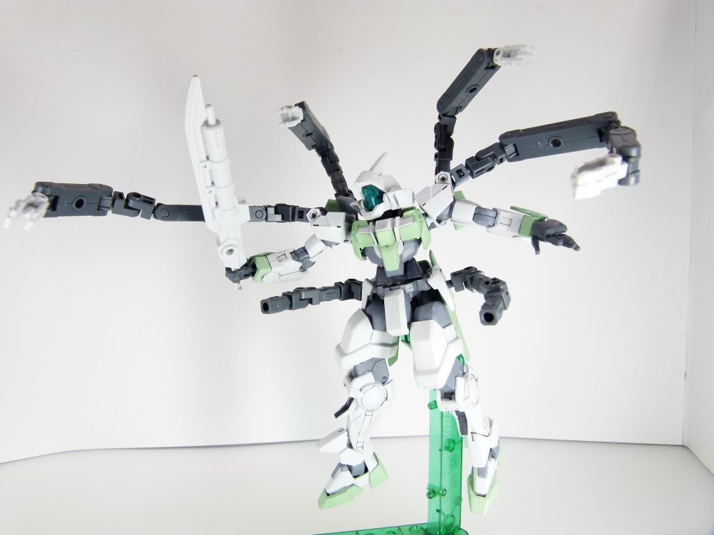 阿修羅をも凌駕する存在だ。こちらはほぼデフォルト状態のものを接続していますが、もちろんアームはどこまでも伸ばすことが可能。