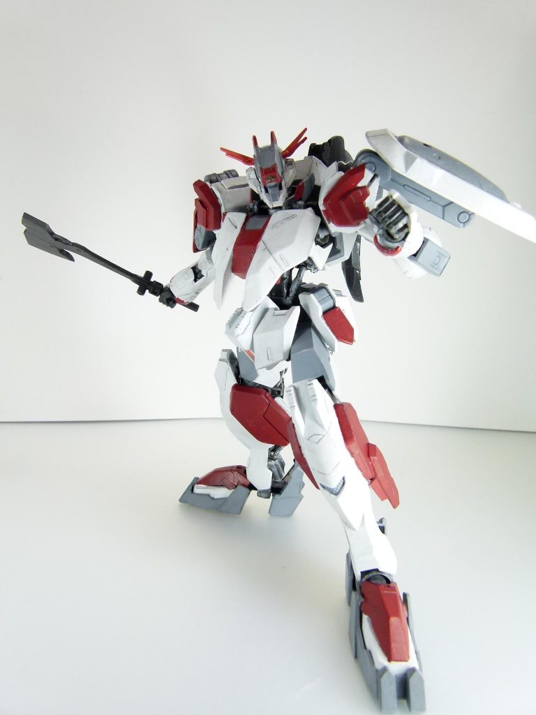 「テスト用」と「バトル用」の中間を取った感じです。アルザス、本当の「本気バトル用ガンプラ」については未だお預け状態。クランシェカスタムが手に入らない･･･