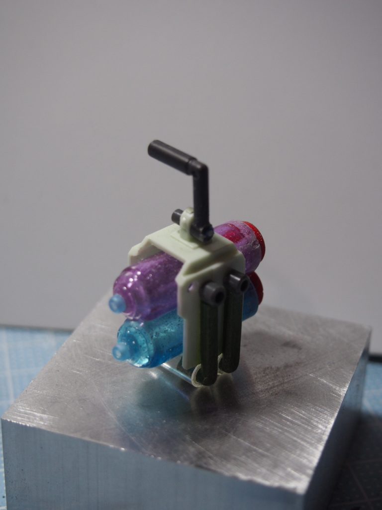 手持ち大型機雷は100円ショップの鉛筆キャップで作っています