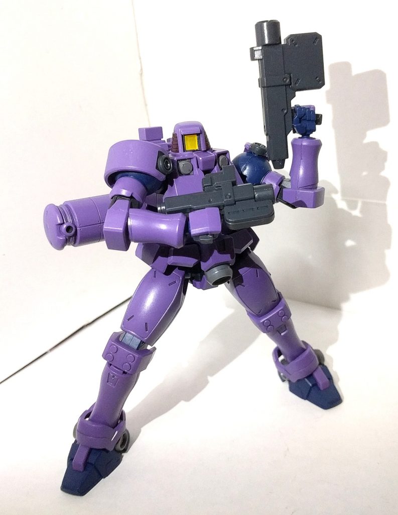 ビーム·ライフル（トラゴス用）&ビーム·ライフル（ショーティ型）
本編冒頭のシーン等で見かける別仕様のビーム·ライフルがトラゴス用、そしてノーマル型のビーム·ライフルのバレルを短くした物がビーム·ライフル（ショーティ型）です
トラゴス用ビーム·ライフルはバレルを2種選択可能で差し替える事で、変更する事ができます