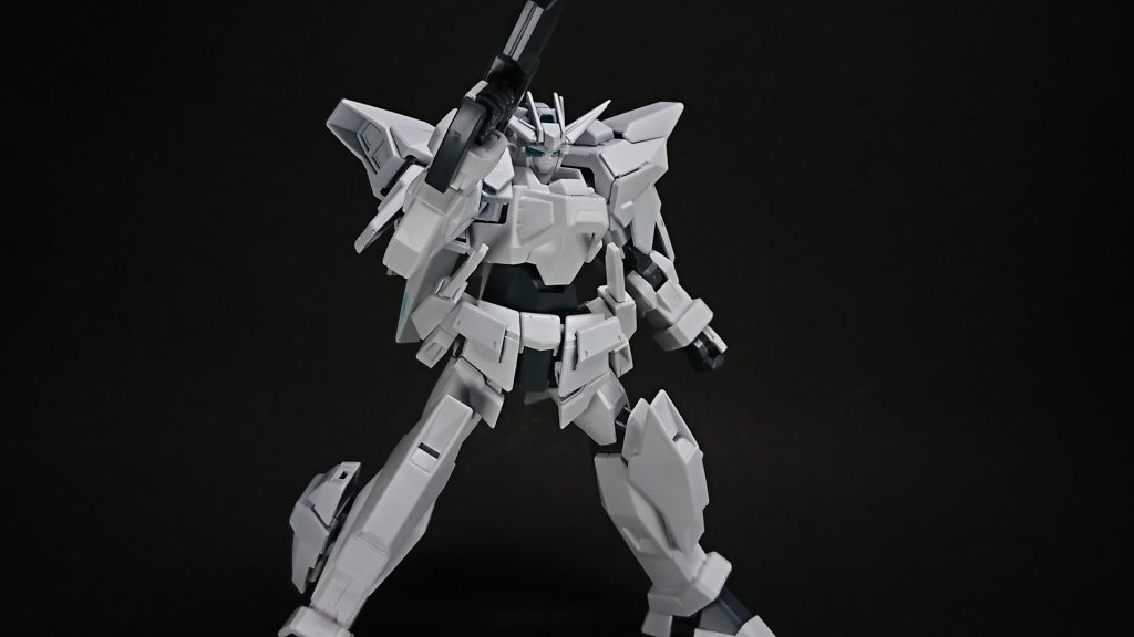 ポージング1
基本的に可動域が優秀なAGEキットなのでかなり動く