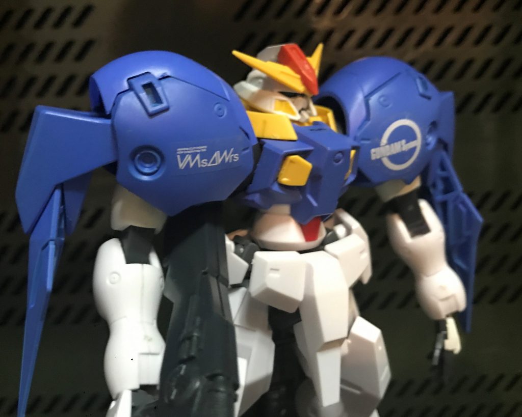 肩はガッデスから