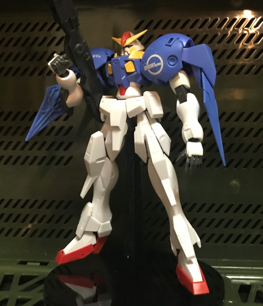 白い部分はほとんどが成型色のままのお手軽モデリングでした