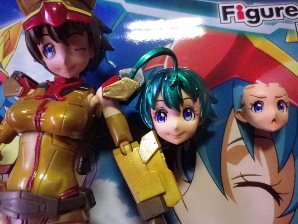 髪パーツ2種類、フェイスの表情パーツ3種類!色々楽しめます。