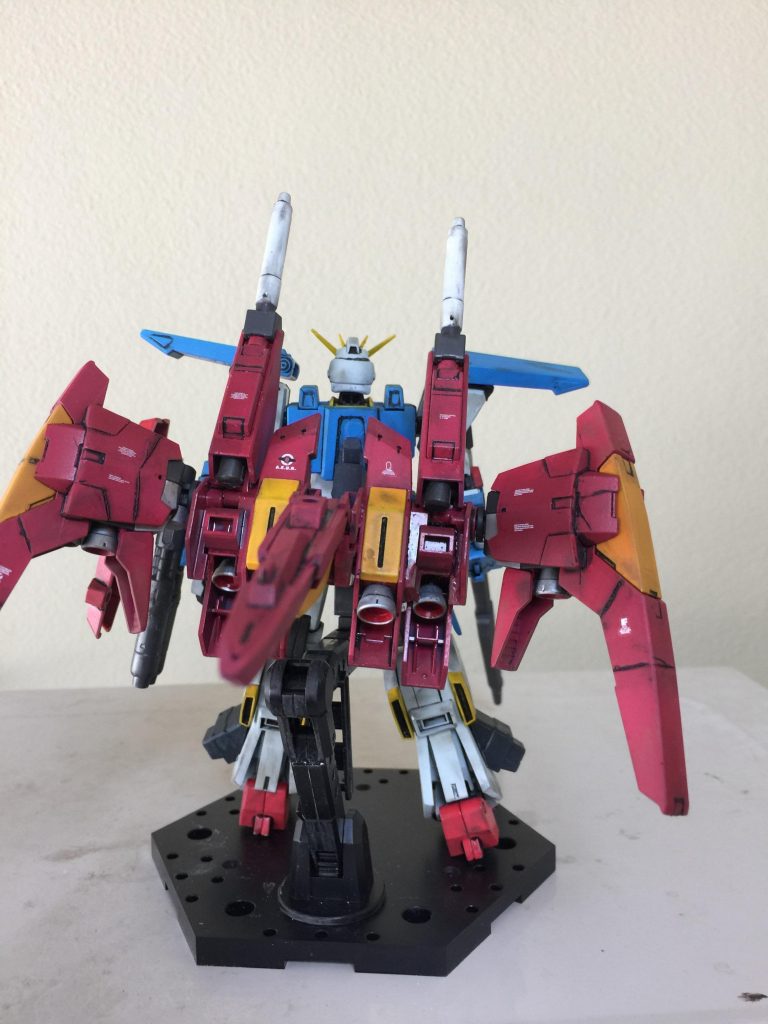 ZZガンダムのオプション装備 ライトニン
グバックウェポンシステムMk-Ⅱ 
ライトニングバックウェポンシステムMk-Ⅱは 少し 改造しました。
塗装のイメージは マジンガーZの
ジェットスクランダー後期版に
しました。