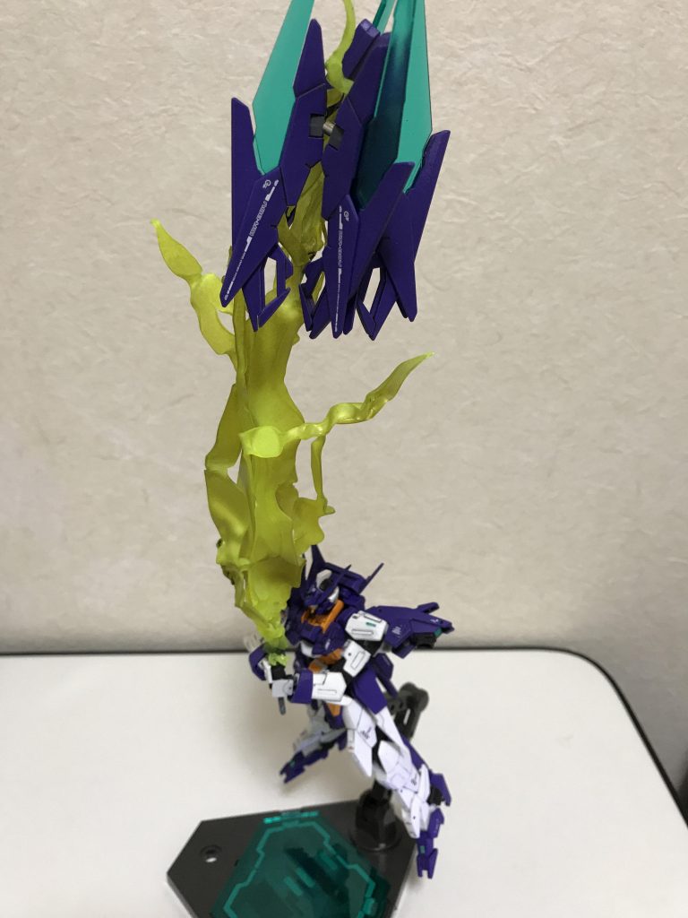 マグナムといえば、これです!
ギミック② EXカリバー!!
プラ板と磁石を使って再現してます!