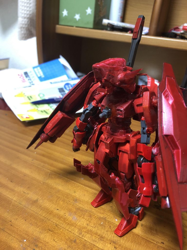 まず、足と手を動かして、二本足で立たせて、手と足の甲などを回転させます。