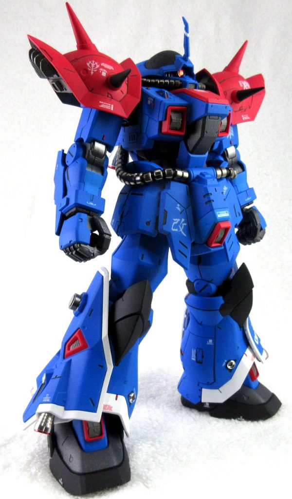 細かい部分改修ですので、あまり目立った箇所はないです
膝部分のカラーリングはグフカスタムを意識しました
「改」マークや「EXAM」マークなどは自作しました