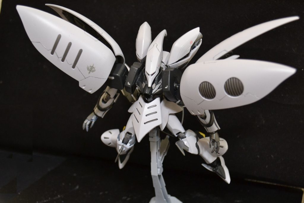 カラーはキュベレイダムドを参考にしました。
今回は余剰パーツではなくキット2つ買ってきたのですが、サイズ感が違いすぎて焦りました。胴体、手足はギラーガです。