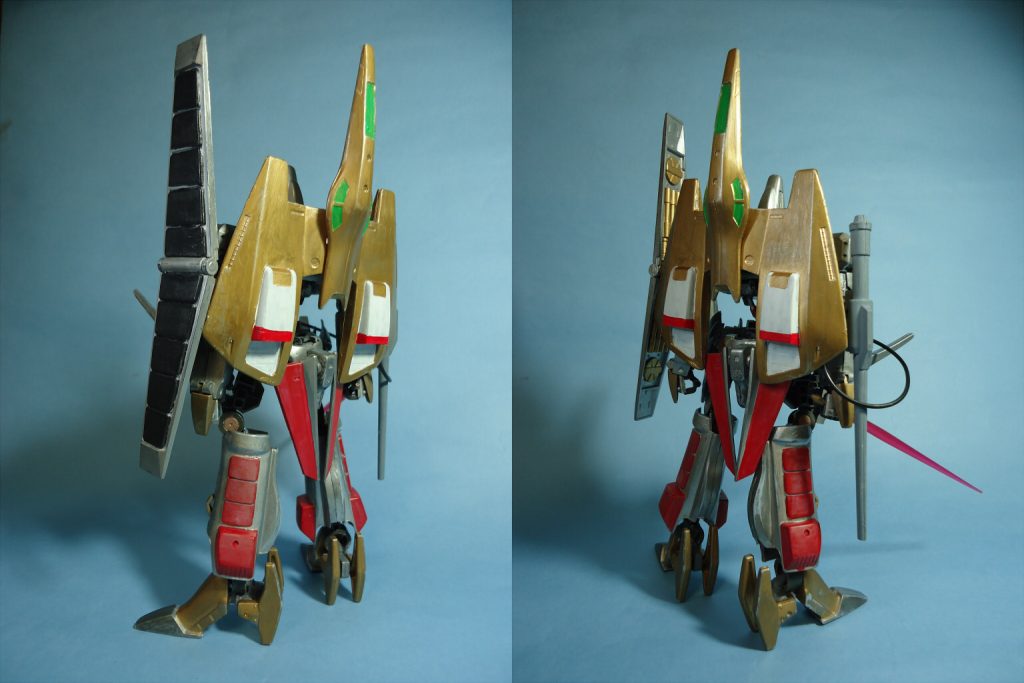 後ろ斜め写真(パワーランチャーとセーバー構え!)