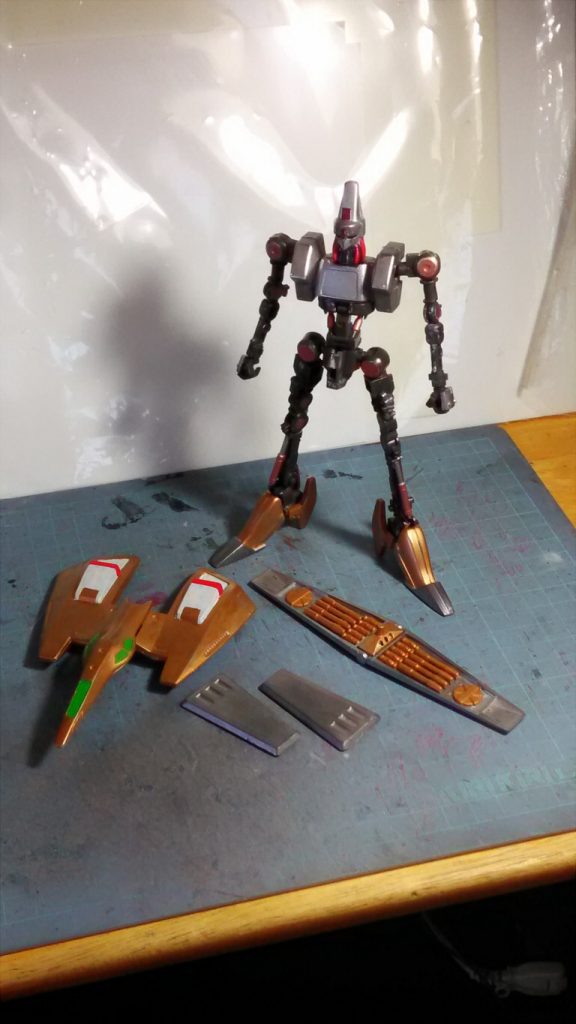 塗装パーツをある程度接着した状態