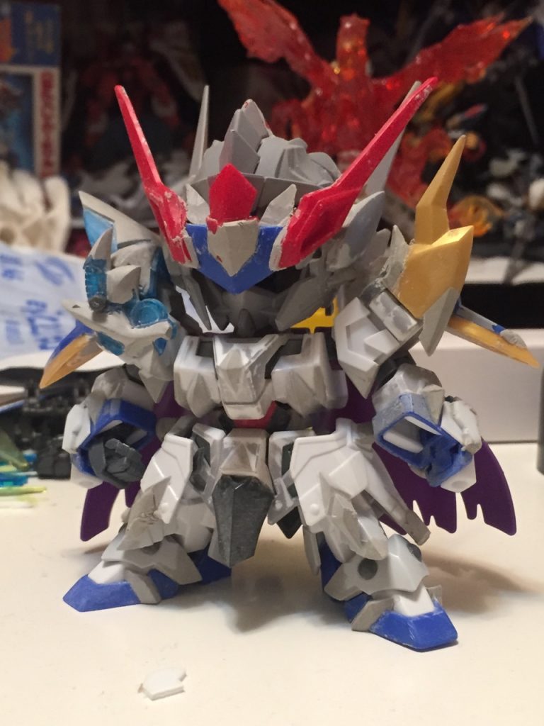 デザインもほぼ決まってパテで色々追加した状態。