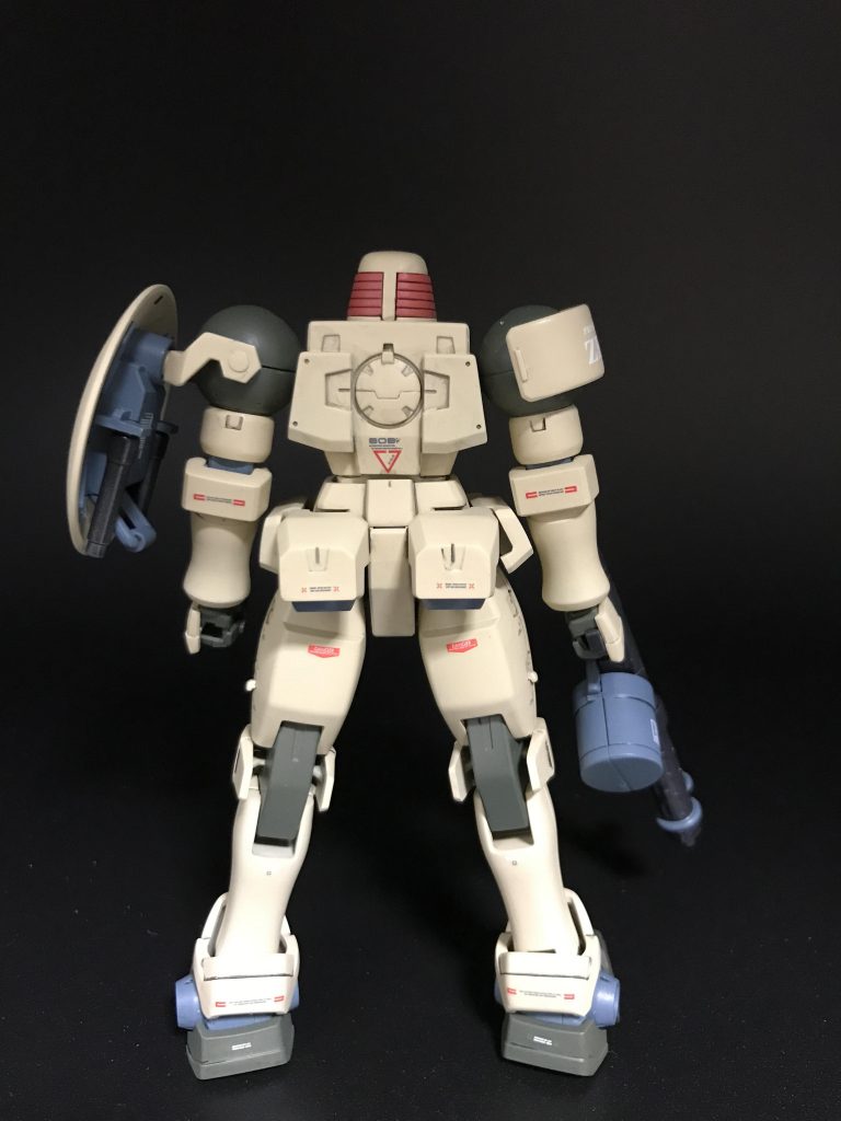 背面デカールけっこうズレてますね……