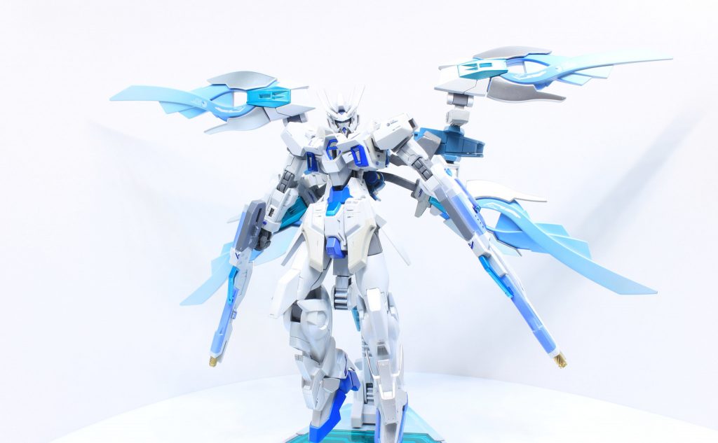 背面のバインダーは展開式になっており、擬似FXバーストを行うことも可能です。