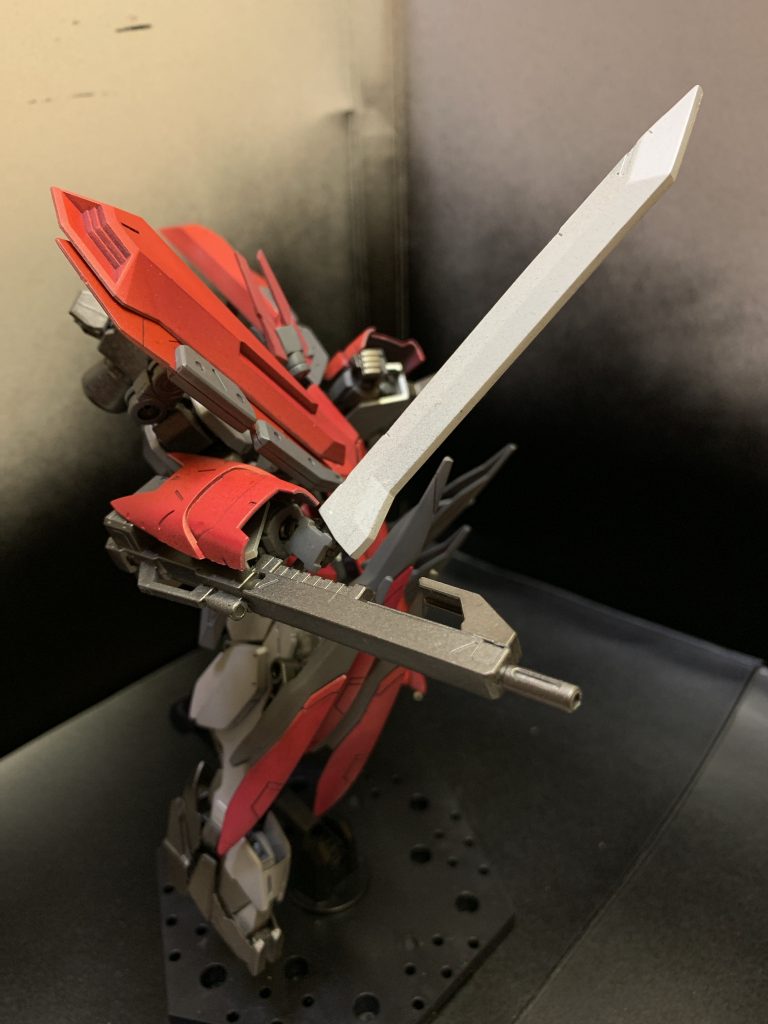 ソードメイス
バルバトスルプス装備のものと同名だがこちらは薄く作られており、部位破壊や付きに適している。ダインスレイブ装備時にはほとんど意味を成さないため除外される。