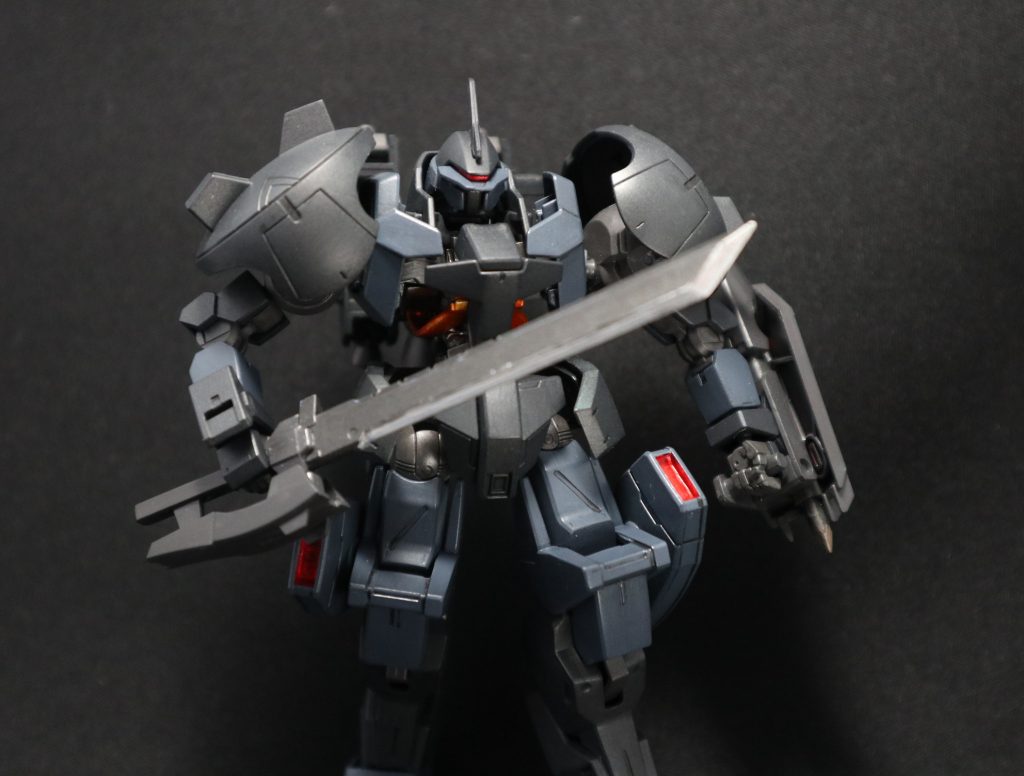 バトルブレードを構えて