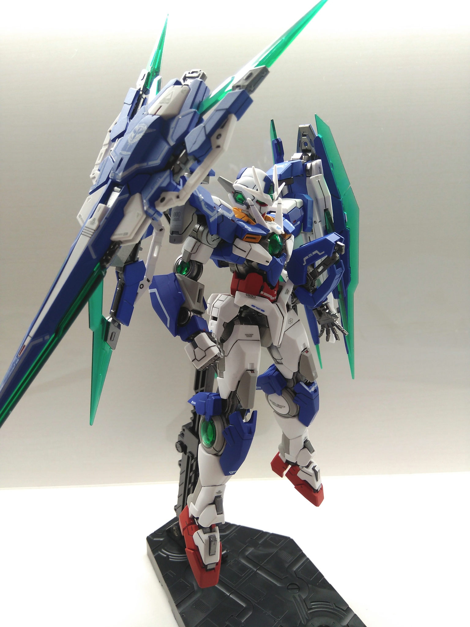 RG ガンダムダブルオークアンタフルセイバー｜maruさんのガンプラ作品