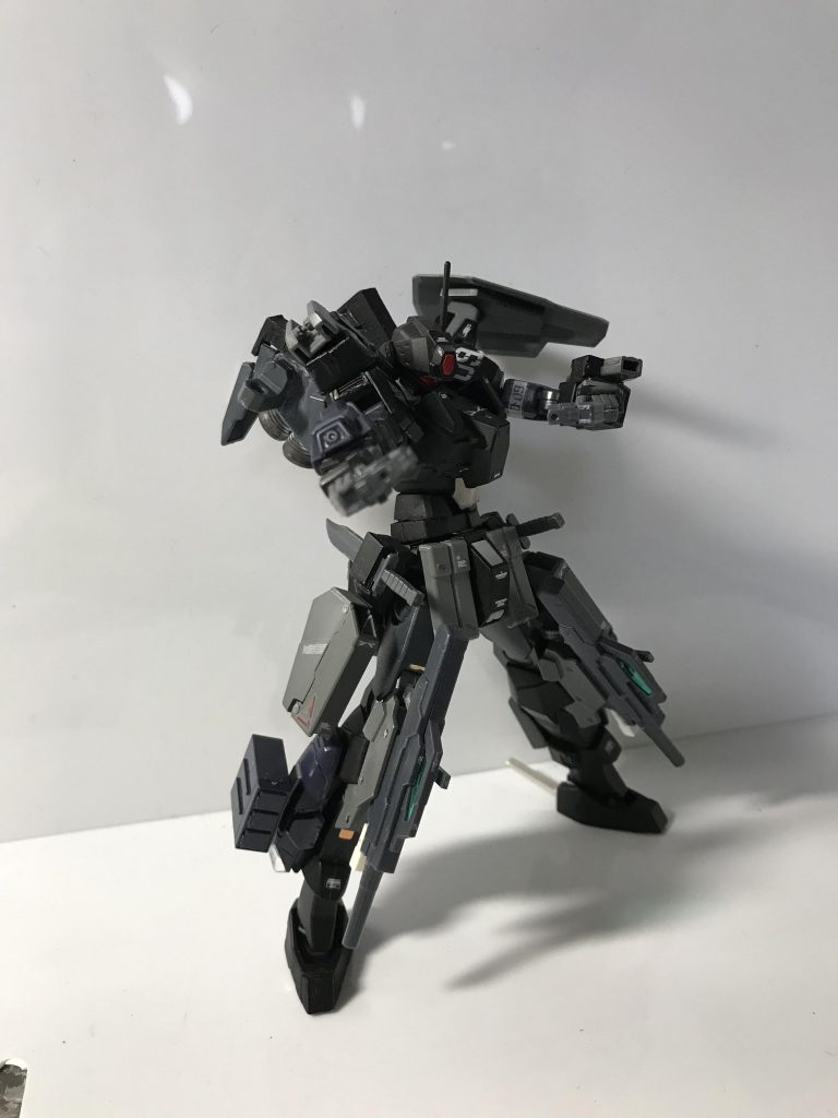 ピストルで！！デュナメスと同じ物です！