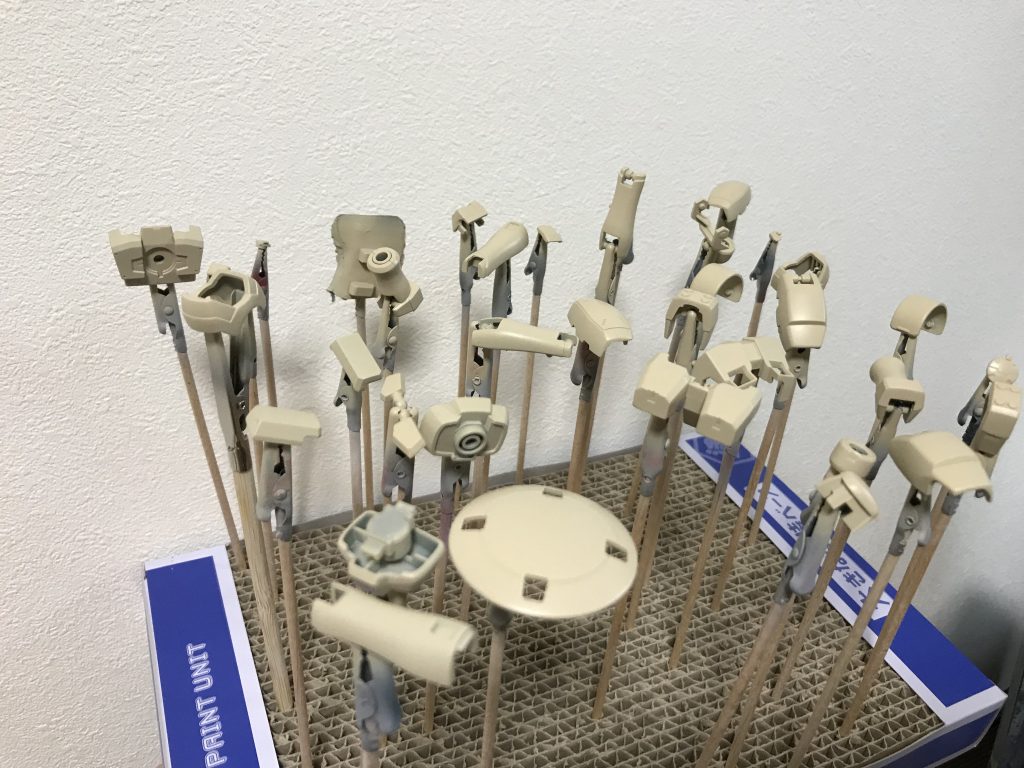 メインカラーはクレオスのイスラエル砂漠迷彩色。けっこう気に入ってます。