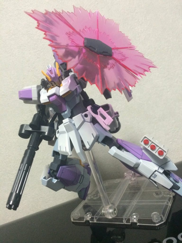 左腕にビームシールドを装備!これでもかと第3の盾!