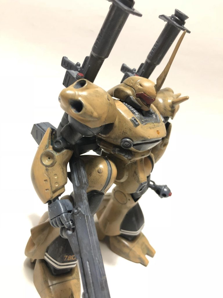 アップ
 
デザートイエロー系を艶消し、艶有り、ウェザリングの3層にしてみた。
 
何を表現してるかは…ないです。