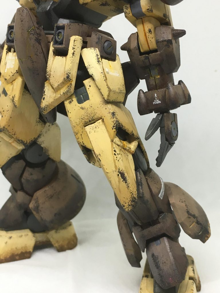 チッピングにはタミヤエナメルをスポンジに付けて行いました。
ストレーキングもタミヤエナメルです^_^