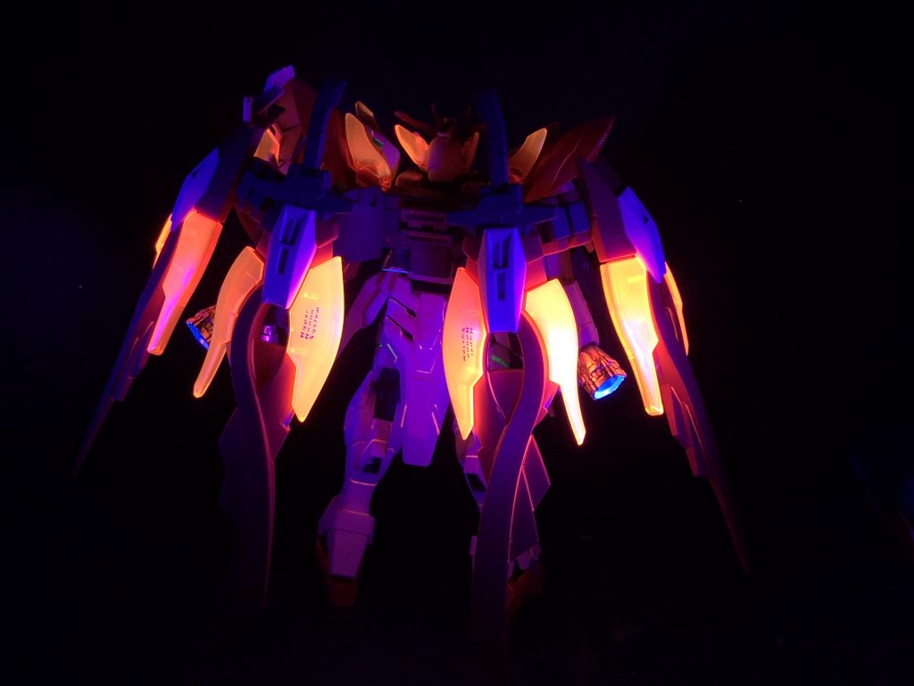 ウイングガンダムゼロ炎パーティーピーポーカスタム–3枚目/制作者：チキン　ユウ