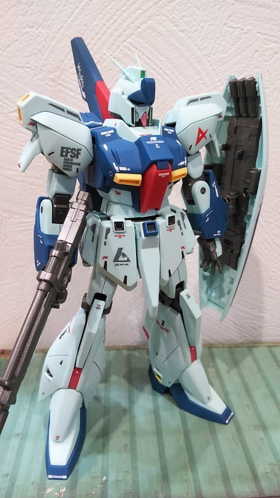 リ・ガズィは子供の頃から大好きな機体なので、作ってて好キットに恵まれたなと嬉しくなります(^^)