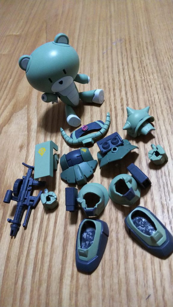 プチッガイ、ザクアーマーにネオジム磁石を仕込み着脱可能にしてあります