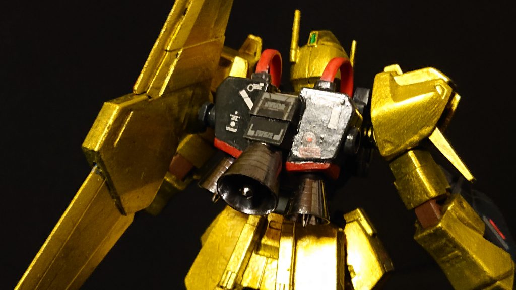 スクラッチしたバックパックです。

デカールやり過ぎたなと汗