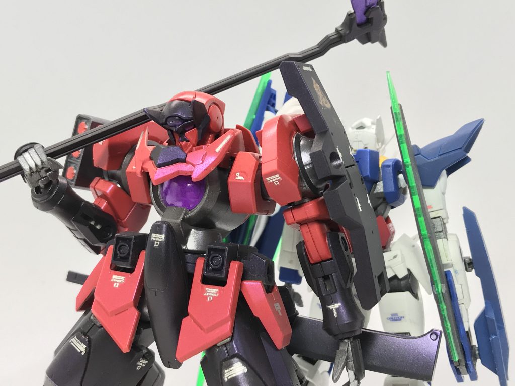 エクシアリペアtype-Tとはライバル機という設定なので、背中合わせにして飾ってみるとめっちゃかっこいいです!!!
敵同士が協力したりするシーンが思い浮かびます笑