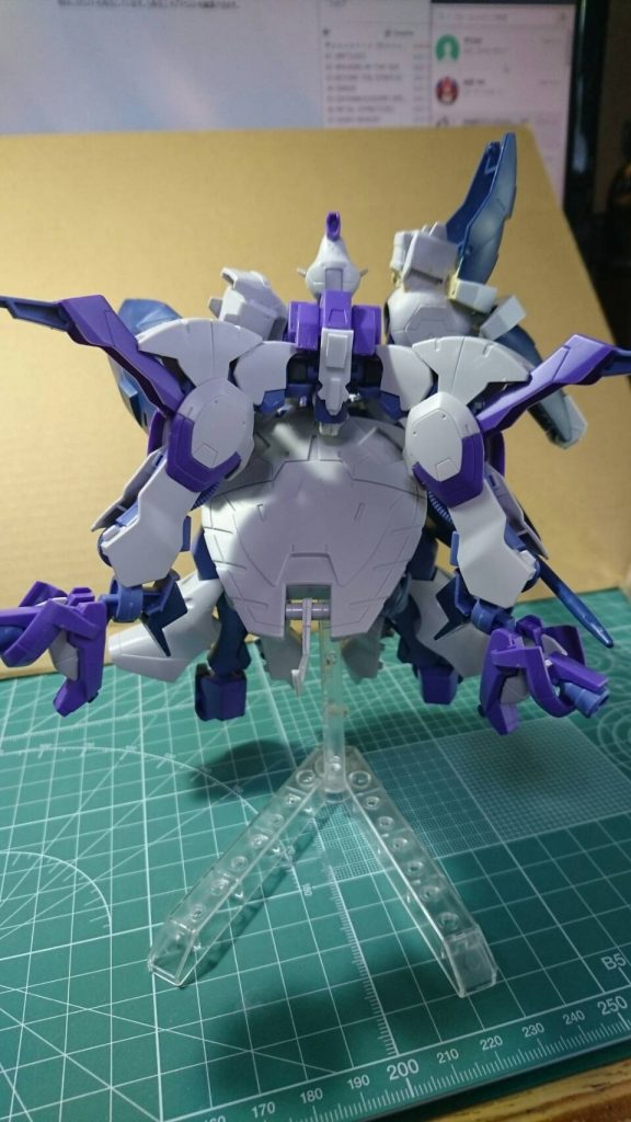 本編同様にホバーしながら敵に突っ込む感じをイメージしました