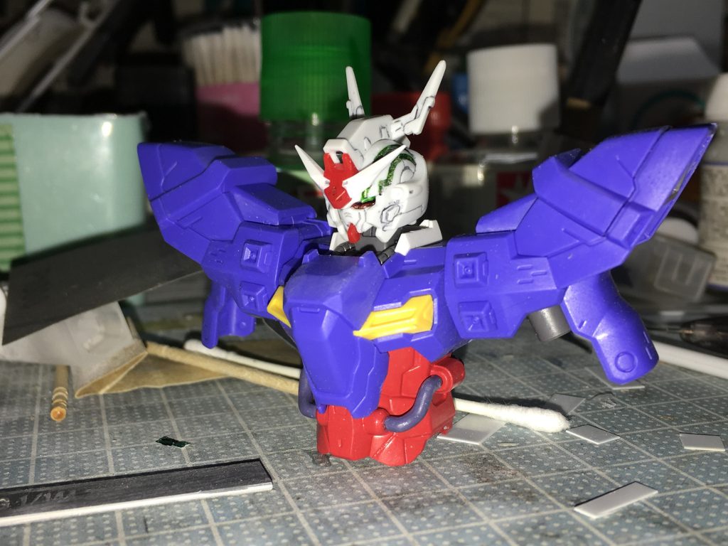 頭部。ガンダムマーカーのシルバーからの
コピックマーカーのグリーンで塗装