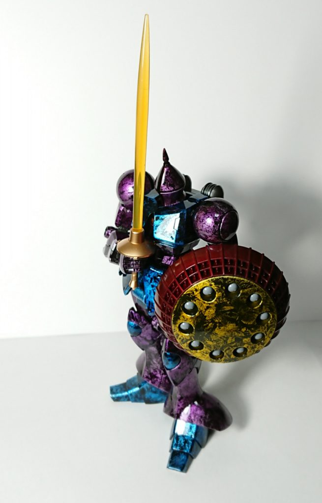 はい。僕の大好きなポーズ。
この騎士感がたまらんのです。
ギャンはカッコイイのです。
みんなも興味があったらギャン買ってみてね。