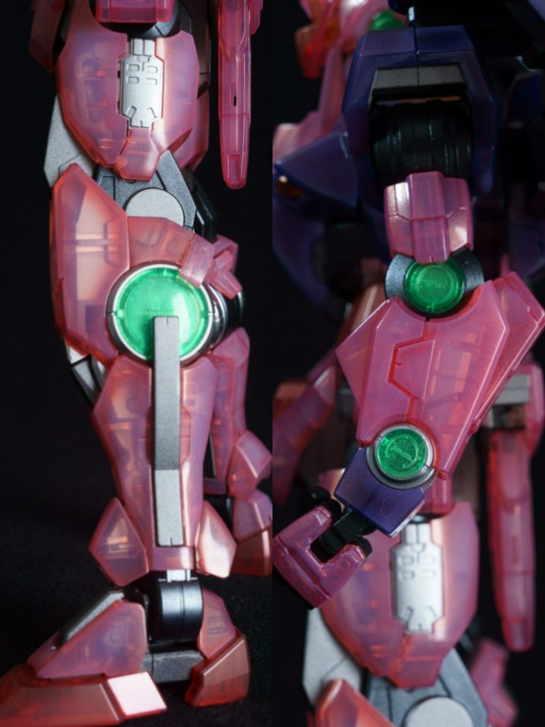 脚部と腕部の拡大画像です。外装の下からフレームが透けて見えるのがクリアカラーバージョンの特徴であるので、上手くいってとても満足しています。