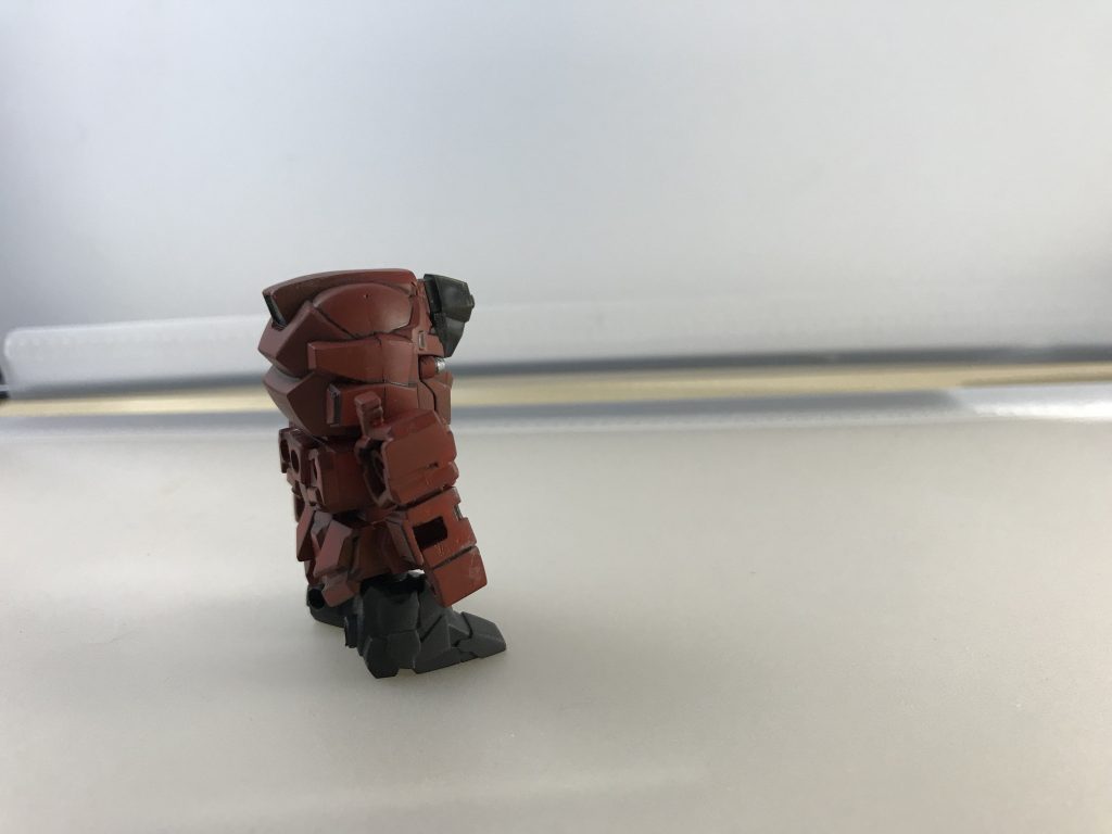 腕にも無理矢理3㎜穴を作りました。