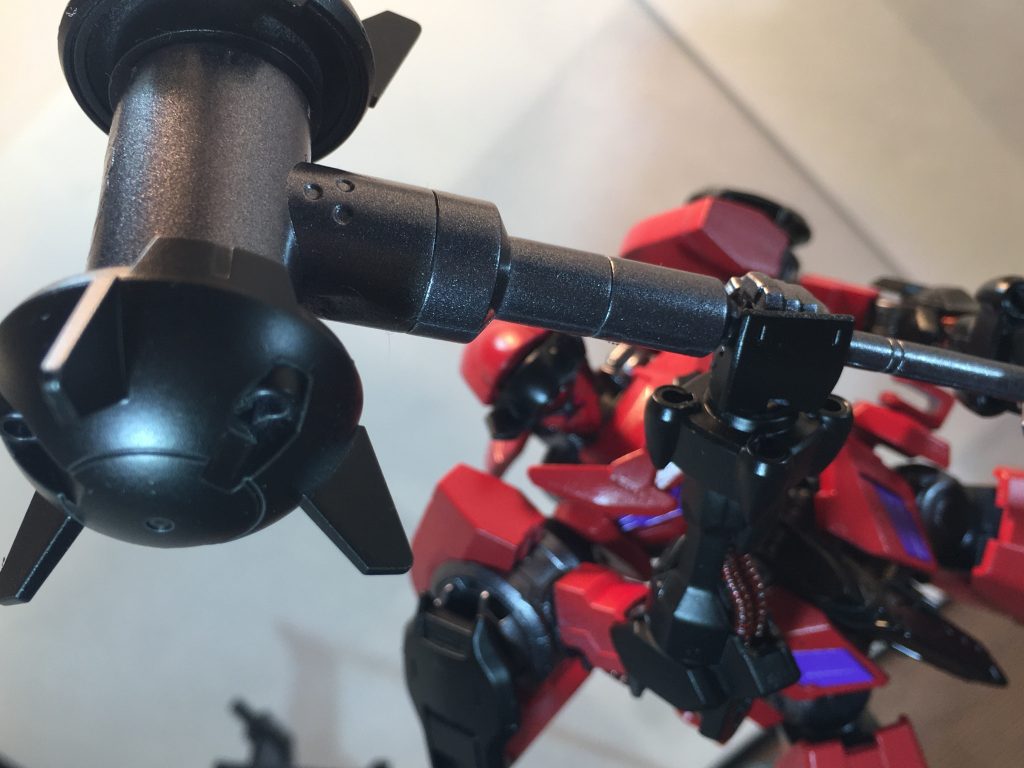 GBNでは召喚魔法?wなどもできるようなので、
オリジナル武器として、ショルダーパーツをウヴァルのハンマーと合わせた
「鉄華鎚・剛鬼」を持たせました