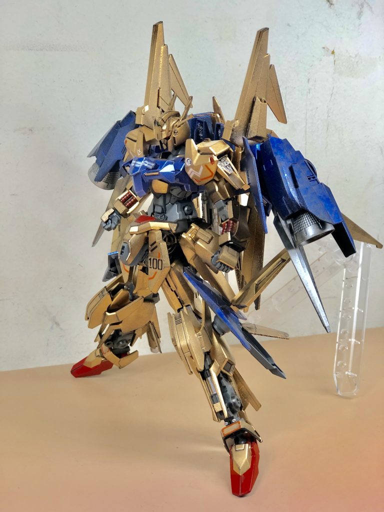 体の至る所にブースターを装備されており爆発的な加速力を誇ります