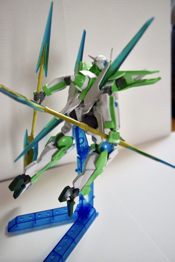 今回はサフを吹かずに、マスキングしてエアブラシで塗装してます。 クリアパーツは、クリアカラーを使って少しグラデにしてますが・・・あまり、わかりませんでした笑