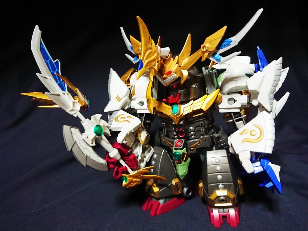 戦神合身 蚩尤ガンダム
神話時代の封印から解かれた蚩尤が、司馬炎を取り込んだ暗黒玉璽サイコと合身。さらに司馬昭と司馬師を取り込み蘇った。
天魔爆煉砲から発射する闇の雷と、逢魔合身刀を振るい三璃紗全土を闇に覆わんとした。