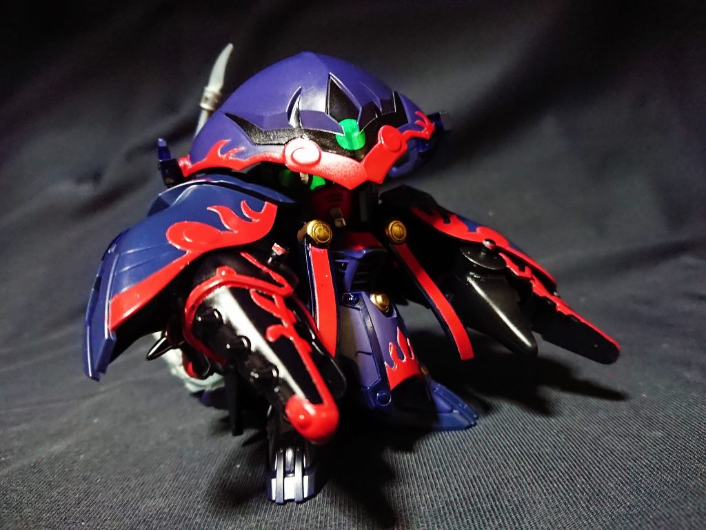 張繍に仕える若軍師。
宛城にて曹操と劉備を暗殺しようと試み、寿春では周瑜の偽撃転殺の計を看破し、逆に虚誘掩殺の計で孫策を迎え討った。