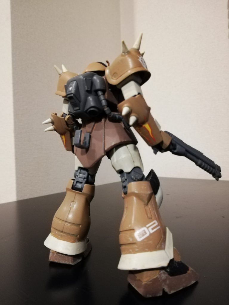 後ろ。2号機という設定。腕のデカールはトロピカルドムのものです。