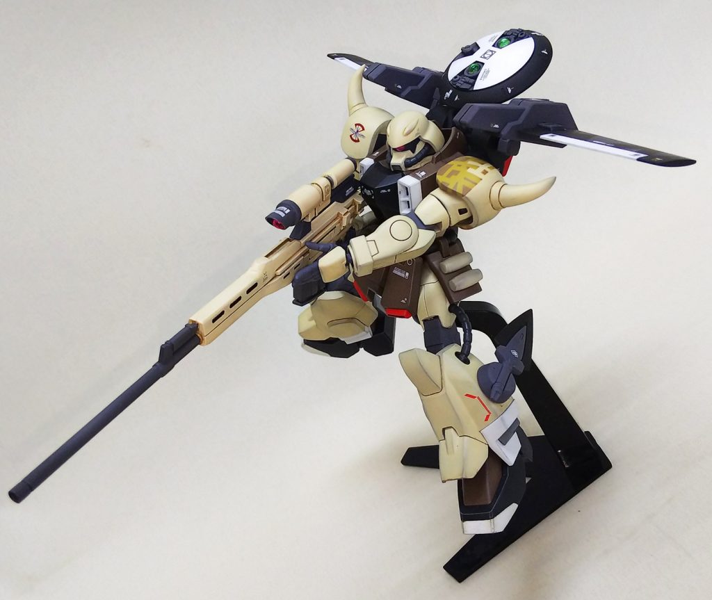 低速での安定性も考慮し直線的な主翼と翼角事態を可変可能により大迎角でも飛行姿勢最も射撃に有益な状態に